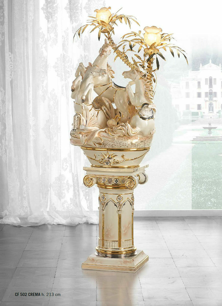 Colonna lampadario con cavalli color crema oro
