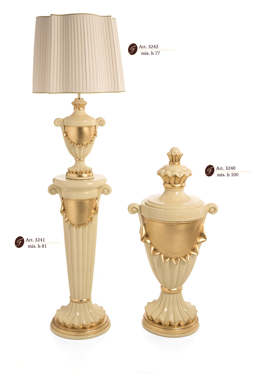 Colonna con lampada stile classico italiano
